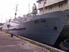 Ещё Балтийск.(Калининградской области)
Когда в мореходке учился, я на нём практику проходил. МРТ-148(Морской Рифрижераторный  Транспорт)
В 90-е мотались по всей Балтике, Польша, Прибалтика, бывшая ГДР вобщем везде, где оставались наши базы, после развала Союза.