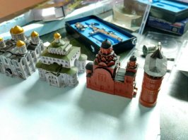 Красивые работы!!
Своими похвалюсь... в 400 и 500 масштабе.
Там высокой детализации достичь архитрудно. И да, пока предпокрас - аэрографом.