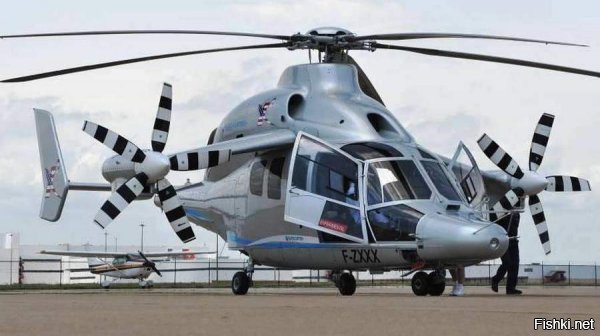 Если у вертолёта Eurocopter AS365

удалить задний винт "фенестрон" и заменить его стандартным плоским хвостом с двойным вертикальным стабилизатором и рулём, установить короткие крыльевые консоли с дополнительными тянущими винтами и заменить родной чётырёхлопастной винт на пятилопастной от Eurocopter AС365, то получится Eurocopter X3.

Тянущие винты создают противодействие реактивному моменту, создаваемому несущим винтом (несущий винт создает побочную силу, раскручивающую сам вертолет). Ввиду этого, конструкторам удалось отказаться от хвостового рулевого винта, который обычно противодействует реактивному моменту.
X3 был создан для изучения концепции создания скоростного вертолета и возможностей борьбы с рисками разрушения несущего винта и эффектами аэродинамического подхвата, возникающими у вертолетов на высоких скоростях.
Кроме того, исследуется перераспределение подъемной силы (при достижении максимальной скорости от 40 до 80% подъемной силы создают небольшие консоли крыла по бокам фюзеляжа).
Х3 впервые взлетел в 2010 году на авиабазе ВВС Франции неподалеку от Марселя. В 2011 году вертолет разогнали до 430 км/ч, используя менее 80% мощности двигателей. В 2013 году, после модификации ряда аэродинамических элементов, вертолет удалось разогнать до скорости в 472 км/ч в горизонтальном полете и до 487 км/ч в пикировании. Этим он побил рекорд скорости прототипа Sikorsky X2.
Успешный опыт испытаний Х3 дал повод Eurocopter и, ныне, Airbus Helicopters объявить о продолжении исследований и создании новой модели H3 к 2020 году.