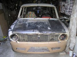 Одна необработанная целлюлоза. В 21-м веке бампера делают из более прогрессивных материалов.