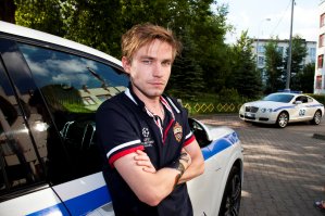 Чем-то он мне напоминает современного: