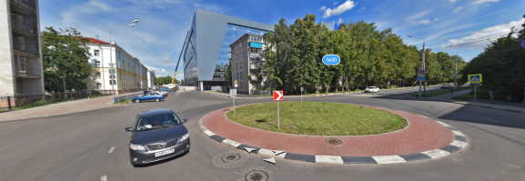 Курск. На втором фото непосредственно школа на ул. Школьной (их там две рядом)