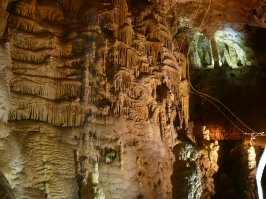 Фотограф рискует жизнью, чтобы запечатлеть невероятную красоту пещер