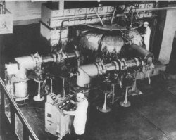 ну вооот, наконец то английские ученые по уровню развития догнали СССР 1954 года!

"Первый токамак был построен в 1954 году[3], и долгое время токамаки существовали только в СССР. Лишь после 1968 года, когда на токамаке T-3, построенном в Институте атомной энергии им. И. В. Курчатова под руководством академика Л. А. Арцимовича, была достигнута температура плазмы 10 миллионов градусов К, и английские учёные..."