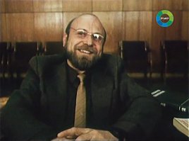Справедливости ради, надо заметить, что это не Владимир Юматов, а Владимир Долинский.
А вот Владимир Юматов в фильме "Страсти по Владимиру"