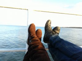 ХЗ, моя жена - мой попутчик. Она готова к долгим пешим переходам, может ночевать и в хостелах. Я знаю английский, она - французский. Сколько объездили вместе, всегда было круто и весело.