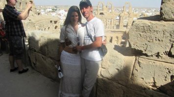 ХЗ, моя жена - мой попутчик. Она готова к долгим пешим переходам, может ночевать и в хостелах. Я знаю английский, она - французский. Сколько объездили вместе, всегда было круто и весело.