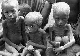 А где то в Африке или в Азии питаются на доллар в месяц. Они работают за гроши, что бы обычный американский гражданин мог жрать гамбургеры до одурения.