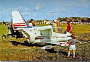 Ты даже не поверишь, в "кроваво-гебистком совке"  народу разрешалось конструировать .... самолеты-парапланы-дельтапланы, короче говоря аппараты сверхлегкой авиации. В том "проклятом совке", где не было туалетной бумаги, потому что ее в сосиски добавляли