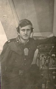 В армии на таком лампы проверяли во время годового регламента радиорелейных станций Р - 405Д.  Работа муторная, но служба-то шла!