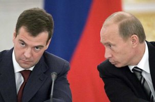 "Проблема многих лидеров в том, что как только они приходят ко власти, то забывают, что несут ответственность перед людьми, и вместо этого начинают набивать собственные карманы."
У нас не так же!