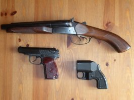 А что у нас запрещено? Каждый гражданин РФ имеет право владеть пятью гладкими, двумя травматическими, пятью газовыми и пятью нарезными стволами после прошествии пяти лет с момента приобретения гладкого, если нет медицинских противопоказаний. 

Вот штука на картинке ниже называется рысь-к владеть им можно на гладкую лицензию, пулевое ружье 12 калибра наигрознейшее компактное оружие.
второе ВПО-209
третье ВПО-208
все гладкое, владей не хочу
четвертое Хауда, резинострел, НО 12 калибра шарик с перепелиные яйцо, ИЖ-79 9РА, ОСА.
Владеете на здоровье.