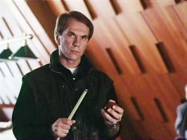 Хороший актёр. Больше всего понравилась его игра в фильмах "Классик" и "Мусорщик".