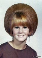 А мне нравится. Есть на что посмотреть. Очень креативно и необычно, характерно именно для африканок. Это их культура, их обычаи, их арт. В Европе в 60е годы на причёски тоже уходило много времени и кому-то они могут показаться нелепыми.


Много труда вкладывалось в них. Если даже вы такие никогда не сделаете, то смотреть на других людей с такими причёсками не скучно. Они добавляют красок в наш мир.