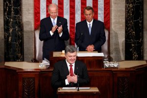 А ведь правильный пост. Где вся либерастня, восхваляющая то время? Где эти все фаны немцова и навальных, лет 20? В 90-е моим родителям хватало одной зарплаты на пару батонов колбасы. Бульон из "Галина Бланко" - каждое утро на завтрак, макароны или суп с лапшой на обед ужин. И это во время "Всеми уважаемой сильной и демократической России", ельцинская и немцовская эпоха, странно что чубайс до сих пор жив. Ничему жизнь не учит соседей.