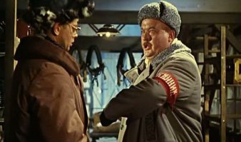 Им на пару курятники обчищать!:)
Пес такой на стреме - "Я дружинник!"