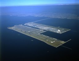 ну про это японское ноу хау уже лет 20 назад писали.  на мусоре строят не жилые сооружения. аэродром вот помню как то выкладывали. вмкипедия"Искусственный остров   стационарное гидротехническое сооружение на открытой водной акватории (в морях, озёрах, реках), построенное из донных и береговых грунтов, естественного и искусственного льда, обломков скал, камня и т. п.[1] Искусственные острова создаются человеком, а не природой. Искусственные острова не обладают статусом островов и не имеют территориального моря, исключительной экономической зоны и континентального шельфа.

Также искусственные острова могут образовываться из частей суши после строительства каналов фото