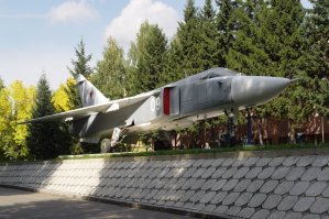 Авиапамятники: истории, которые рассказали нам самолёты на постаментах