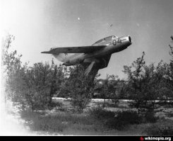 СПАСИБО автору! Очень позновательная подборка! Не знал, что у нас столько самолётов сохранено в качестве памятников! 
Когда я служил срочную, у нас в Аральске тоже стоял МиГ-17 на постаменте. Но с развалом СССР от него остался только полуразрушенный постамент....