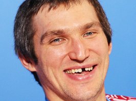 Кто в июне будет жаловаться на жару - получит клюшкой по морде!