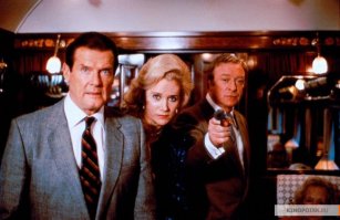 Жаль, хороший актёр.
Кроме бондианы навскидку вспомнил "В поисках приключений" и "В яблочко!"