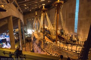 Не знаю за "панорамное изображение Титаника" не был-не видел, но вот музей VASA в Стокгольме в своё время впечатлил... Ехал туда и думал, ну что такого там может быть, построили корабль, он вышел в море и тут же утонул. Полежал на дне и через 300 лет его достали и  выставили на обозрение всем. Но, в действительности сам корабль ОЧЕНЬ впечатлил, плюс много залов с различными экспонатами того времени с оружием, одеждой, всякой бытовухой и т.д....  Очень рекомендую.