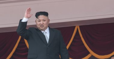 ... почувствуйте разницу :) Си Дзинь Пин, кстати, в США, после избрания Трампа, приехал сам, а Ким ЧеМ ын создал еще одну ракету  :)  Может хватит делать всякую военную херню ? Мы и так всех уничтожим на 100 раз!!!!!