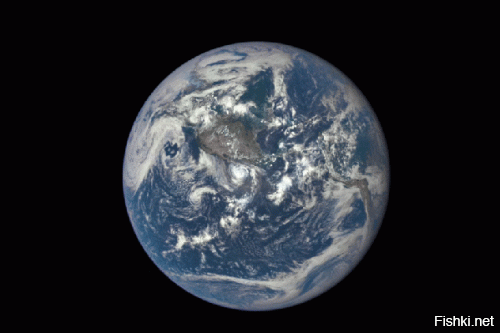 Фотографии сделаны 4-мегапиксельной ПЗС-камерой Earth Polychromatic Imaging Camera (EPIC) на борту аппарата, с использованием телескопа.