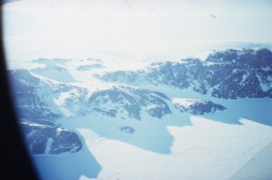 Как и обещал... База Союз. 1988 год. Окрестности с самолета ( на подлете) и с самой базы.
Остальное, наверное, подготовлю постом. С некоторыми историями.