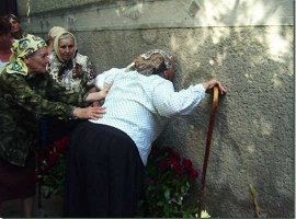Напомнило- как хохлы на ссаной стенке лик Богородицы узрели"