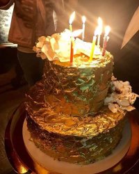 Пускай они тратят свои деньги как хотят, у меня вопрос в другом, как эту хрень есть, если она золотая?