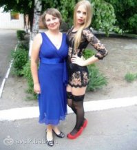 А родители поддерживают. Потому и растут такие прости.б.лядские личности. Вот у этой, Анастасии Фоменко, насколько я помню, мама учительница украинского языка и литературы в этой же школе. Причем мама в интервью сама сказала, что ничего плохого не видит, а платье - это творческий порыв ее дочери.