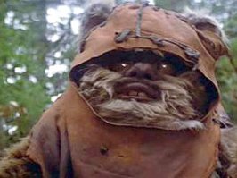 Мой дед (Царство ему Небесное) как то проходя мимо телика, где шла одна из серий "Звездных войн"остановился на несколько секунд потом сказал
- О...вот красивчик
- О ...еще один, ух хороши,один лучше другого !   
- интересное кино? :)