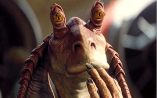 Мой дед (Царство ему Небесное) как то проходя мимо телика, где шла одна из серий "Звездных войн"остановился на несколько секунд потом сказал
- О...вот красивчик
- О ...еще один, ух хороши,один лучше другого !   
- интересное кино? :)