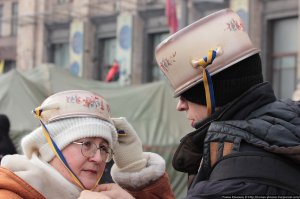 Казалось бы тоже "шапочка", но из-за нарушения технологии изготовления эффект прямо противоположный