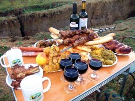 "Приверженцы здорового питания" и есть фрики. Вот как выглядит здоровое питание: