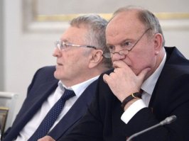 Этож куда такие деньжищи девать? Нашью пионерам красных галстуков...