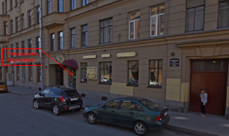 Мне довелось несколько лет жить в тараканьей осаде. При том, у меня они никаких эмоций не вызывают - но семья переживала, поэтому занимался этой войной.
Победить их полчища радикально можно только в масштабах всего дома. Одновременно, с временным выселением жильцов. В нашем случае это было невозможно - поэтому война продолжалась. Мы жили на первом этаже, над нами была коммуналка со сверхзаражением, а рядом, во дворе - дворницкая. Тараканов были тысячи.

Всем, для кого эта информация полезна - 
Таракан всегда стремится вниз. С первого на второй этаж дома они переползут, только, если внизу перенаселение. Зато, если заражена квартира на втором этаже, 100% вероятности, что они будут и на первом.

Забудьте про дихлофосы, спреи и мелки "Машенька". Это всё несерьёзно, и дорого. Существуют специализированные магазины для садоводов, где за копейки продают средства для уничтожения вредителей - для опрыскивания садов. Десять грамм на ведро воды. Я разводил такую отраву литра на три, и обычным пульверизатором обрабатывал все помещения. Лучше это делать в перчатках, и респираторе. Потом веником сметал скончавшихся - в иные разы с литровую банку набиралось. И- месяца на два - полная тишина и спокойствие. 

Потом начинали появляться первые разведчики, дальше- больше, и операцию по ликвидации  нужно было повторять снова. Да, лучше использовать разные средства, чередуя их - если пользоваться одним, эти твари привыкают, и перестают реагировать.

А потом мы продали ту квартиру, сейчас там кафе. Мы живём на пятом, верхнем этаже, и уже пятнадцать лет я тараканов не видел.

Вот, нашёл на Яндексе - кафе, где была наша квартира. Угол Суворовского и 9-й Советской, СПб.