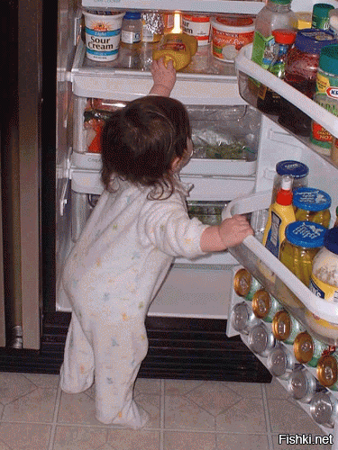 Холодильник забит детским питанием...
В каком месте?
Вот две гирлянды пиваса я четко вижу