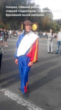 улыбают иногда)