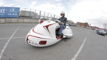 А что не дали ни одной фотки с человеком в седле?