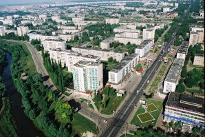 Почему то а этом посте только фотки пригорода, и пром зоны. Обидно как то =(