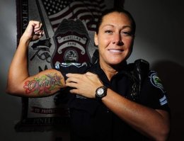 Под пузо и под пресс: полицейская форма в разных странах мира