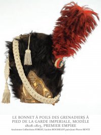 Не такие они и тяжелые. Меньше одного кг. Внутри каркас кожаный.  Этишкет и султан почти невесомые. К тому же, весь этот "обвес", кроме кокарды и налобной пластины, носили только на парад и сражение.