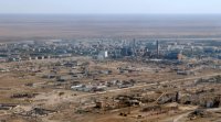 автор-п.и.з.д.о.б.о.л. на 95%...видать понадёргал информации больше по слухам и выдумкам
1.Сам Байконур-город Байконур (бывший Ленинск)...а вот откуда летят ракеты-это КОСМОДРОМ Байконур с громаднейшей территорией...-это изначально ПОЛИГОН
2. Гагаринский Старт находится в 30 километрах от города Байконур
3.вот на этом снимке-сам городок Байконур(Ленинск)

и от него до площадки с МИКом для *Бурана-Энергии*-добрых километров 40,и каким же образом автор перебежал через дорогу метров 800 и уже оказался у *Бурана* ?
4.вот это скорее всего -площадка 116,а за ней вдали виднеется площадка 250(с громадными мачтами -молниеотводами)
далее Взлётно-посадочная полоса (площадка 251) использовалась для посадки Бурана,
все остальные *путешествия * ,в т.ч. и всяких делегаций,президентов,и космонавтов осуществлялись на площадку 10(это недалеко от самого городка (Ленинск-Байконур)
-----
ну и т.д. ....-делаем вывод ,что на самих объектах автор не был,всё -фуфло и выдумки....
да....фото в развороченной шахте можно сделать буквально в паре-тройке километров от ст.Тюра-Там(рядом с Байконуром),благо их там понатыкано дофига и больше,и взрывали их ещё в конце 70-х,начале 80-х.
Если что- я там служил,и объездил его вдоль и поперёк...привет всем ребятам из Жел.Дор.Бата...
фото 1984год(позади меня пл.116-Стартовый комплекс *Буран-Энергия*