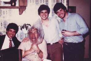 Есть такая работа - коллекторы...