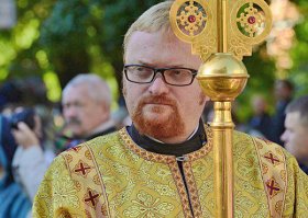 Ну дык Милоныч в Столицу переехал, теперь можно и Разговеться !