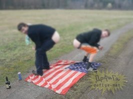 Полностью поддерживаю. Но первые истории скорее иллюстрируют факт, что даже собаки умнее и храбрее пиндосов. Хотя собакены вообще молодцы. Между пиндосами и собаками я выбираю собак.