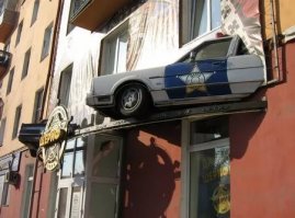 У нас в городе есть магазин джинсовой одежды "Шериф" с вот таким авто:)