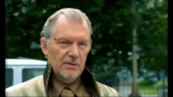 Тату-мастер дарит татуировки детям и лошадям